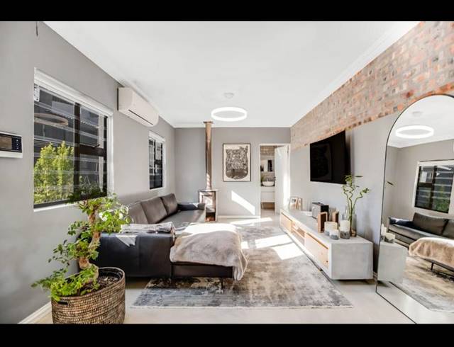 2 BEDROOM PROPERTY TO RENT IN GREEN POINT
